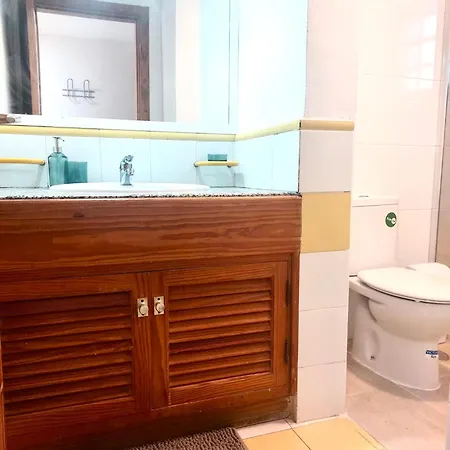 Golden Sun Apartment *